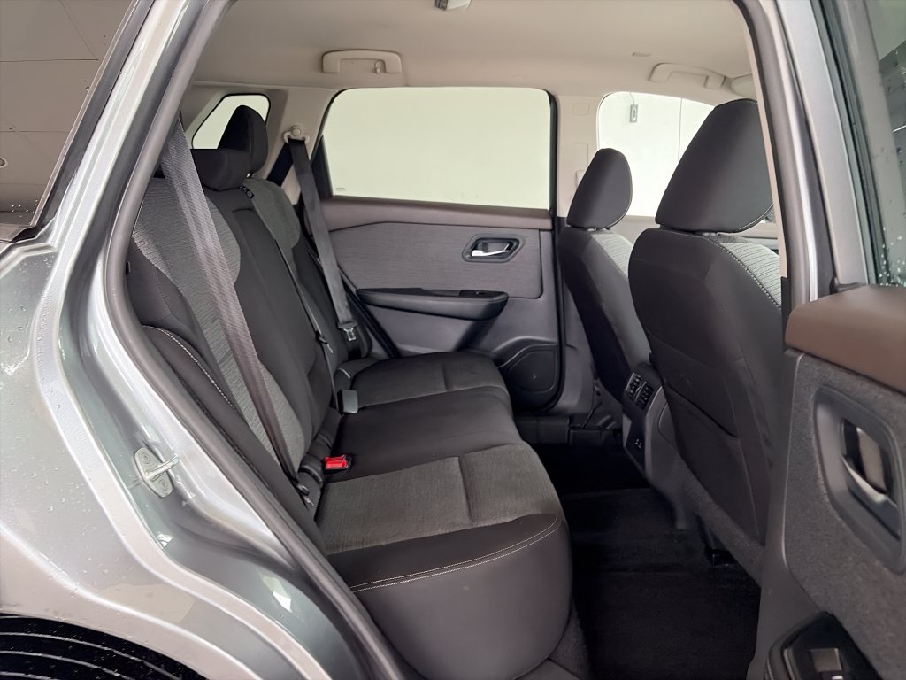 Used 2023 Nissan Rogue SV FWD image 28