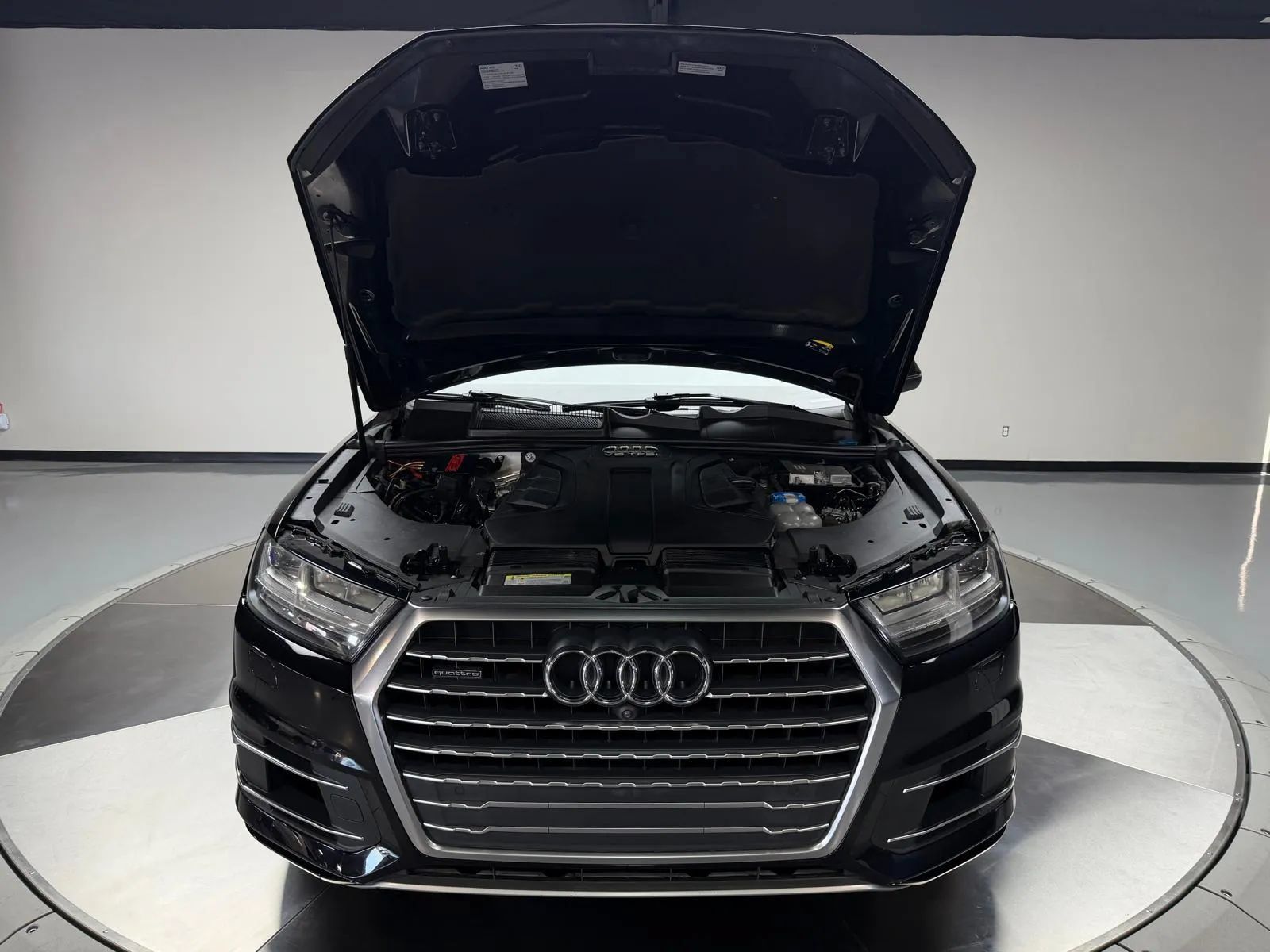 Used 2017 Audi Q7 3.0T Premium Plus w/ Premium Plus Package AWD/4WD image 11