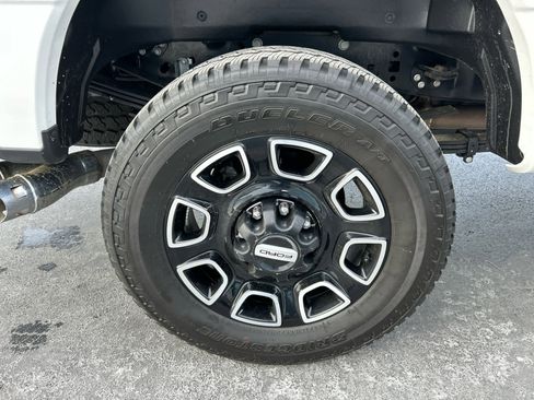 Certified 2025 Ford F350 Platinum AWD/4WD image 18