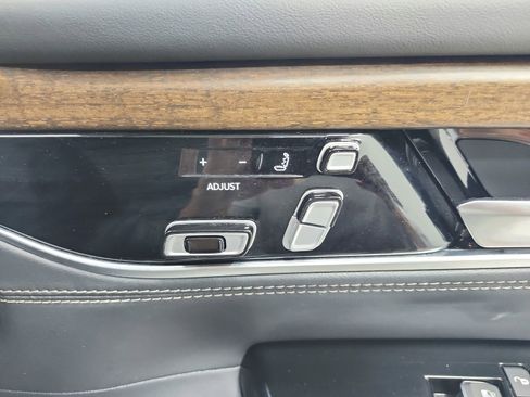 Used 2023 Jeep Grand Wagoneer 4WD image 39