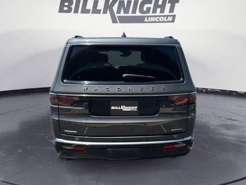Used 2023 Jeep Wagoneer Series II w/ HD Trailer Tow Package AWD/4WD image 4