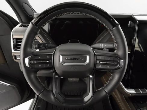 Used 2025 GMC Yukon XL Denali Ultimate image 13