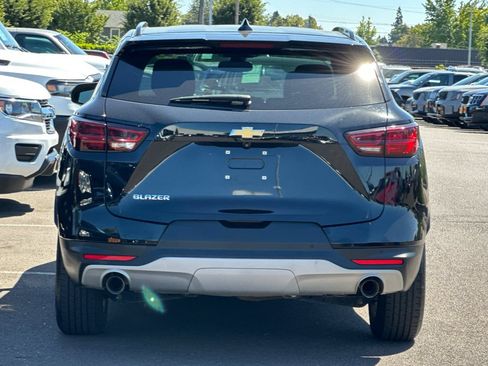 Used 2024 Chevrolet Blazer LT w/ Convenience Package FWD image 5
