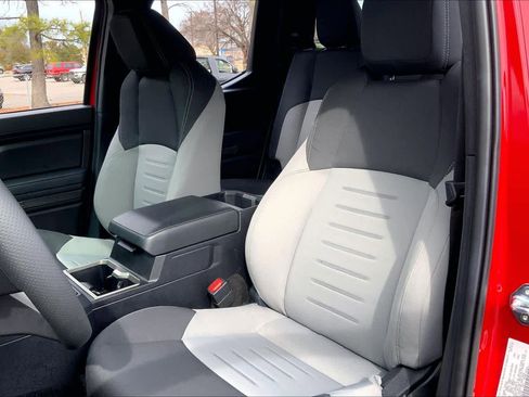 Used 2025 Toyota Tacoma TRD Sport image 8