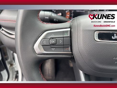 Used 2025 Jeep Compass Trailhawk AWD/4WD image 19