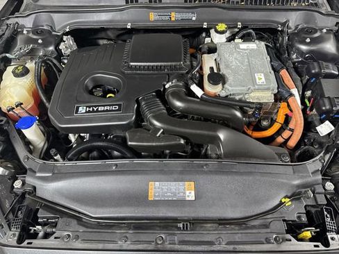 Used 2019 Ford Fusion SE image 25