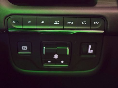 Used 2021 Cadillac Escalade ESV Sport Platinum image 31