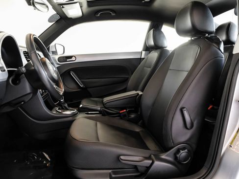 Used 2015 Volkswagen Beetle 1.8T image 3