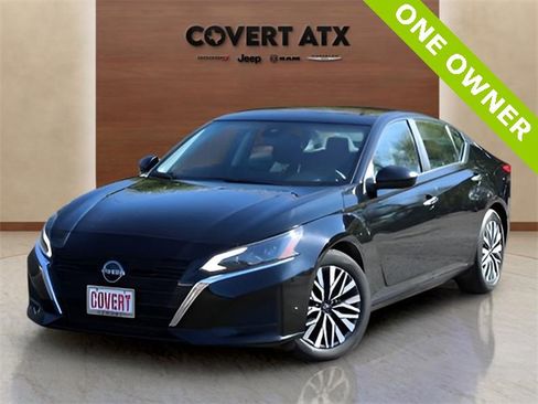 Used 2024 Nissan Altima 2.5 SV image 1