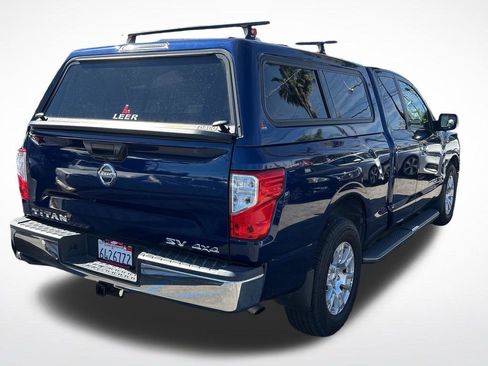 Used 2019 Nissan Titan SV image 8