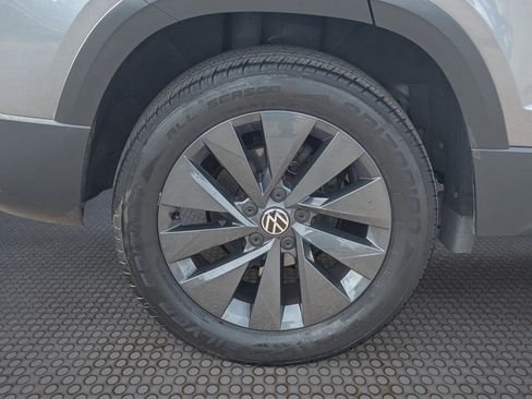 Used 2022 Volkswagen Taos S image 10