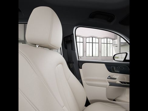 Certified 2026 Mercedes-Benz GLB 250 4MATIC image 43