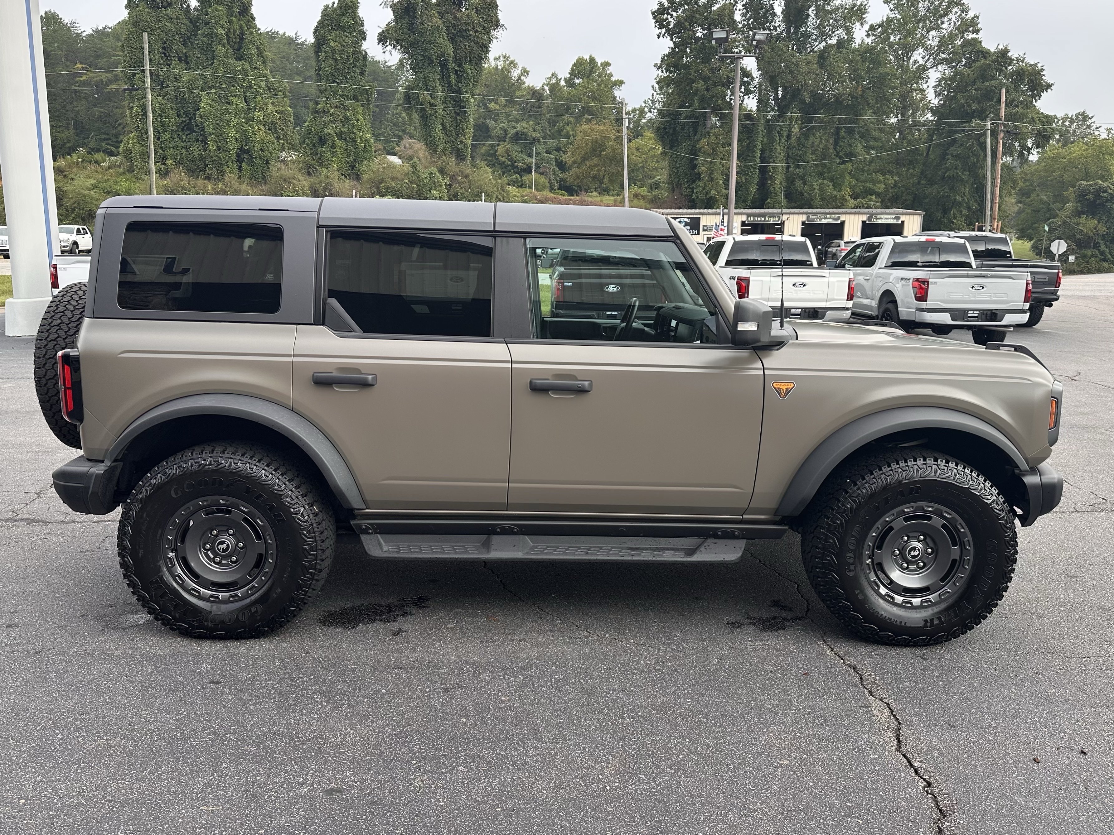 Used 2025 Ford Bronco Badlands w/ Matte Film Protection Package AWD/4WD image 5