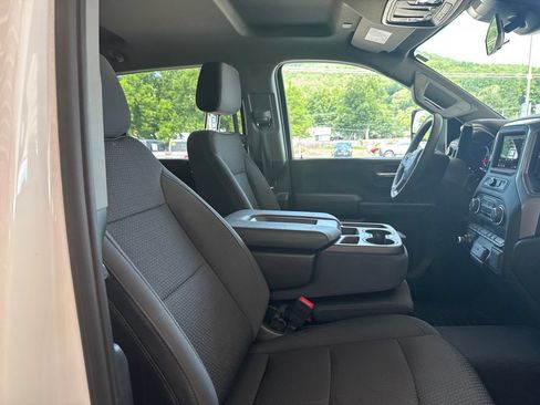 Used 2024 Chevrolet Silverado 2500 Custom w/ Z71 Off-Road Package AWD/4WD image 19