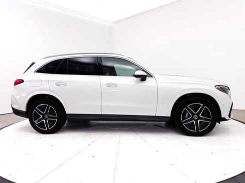 Used 2025 Mercedes-Benz GLC 300 4MATIC image 38