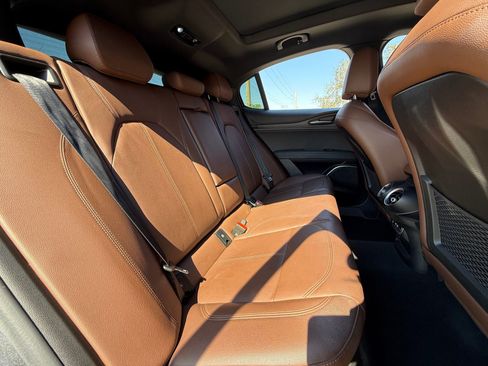 Used 2022 Alfa Romeo Stelvio Ti image 14