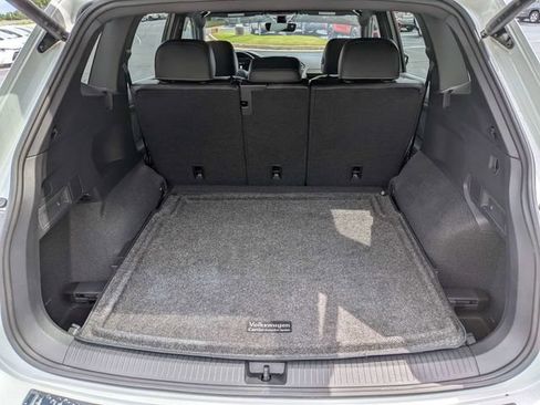 Used 2024 Volkswagen Tiguan SEL R-Line AWD/4WD image 9