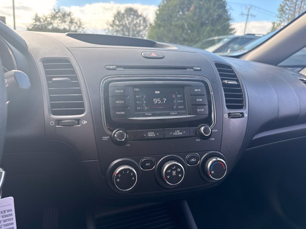 Used 2017 Kia Forte LX w/ LX Popular Package FWD image 11
