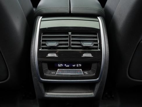 Used 2023 BMW X6 M50i w/ Parking Assistance Package image 40