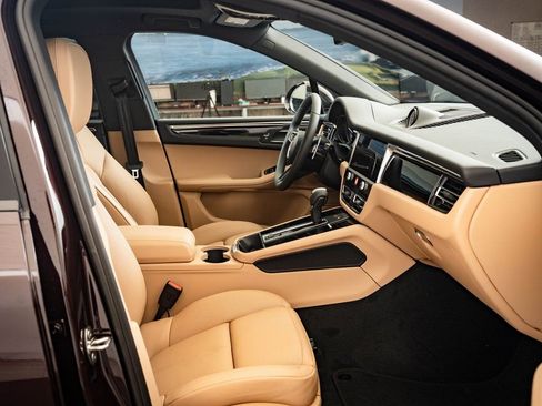 Used 2026 Porsche Macan image 21