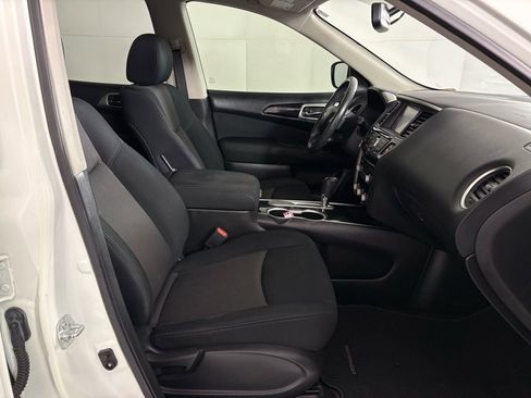 Certified 2017 Nissan Pathfinder SV image 40