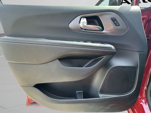 New 2026 Chrysler Pacifica Select w/ S Appearance Package FWD image 35