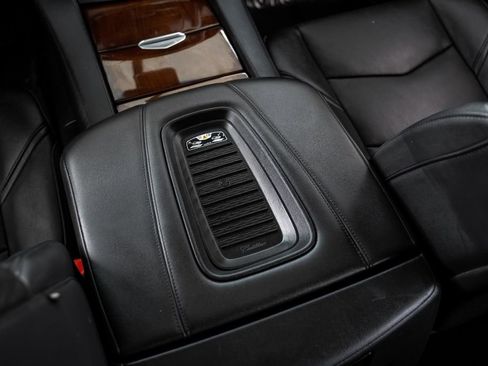 Used 2019 Cadillac Escalade Luxury AWD/4WD image 41
