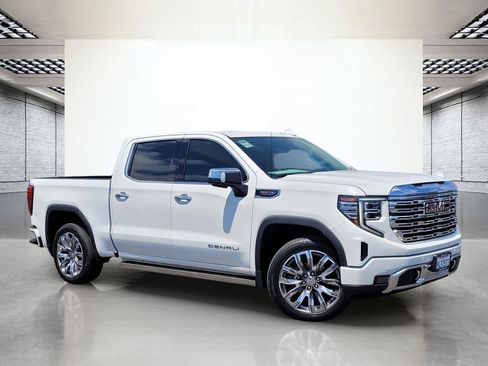 Used 2023 GMC Sierra 1500 Denali w/ Denali Reserve Package AWD/4WD image 2