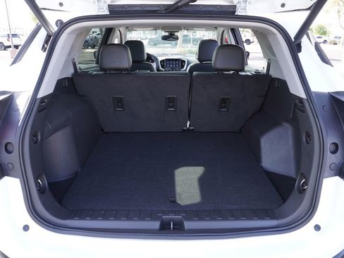 Certified 2022 GMC Terrain SLT w/ Elevation Edition image 8