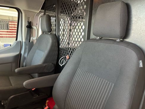 Used 2019 Ford Transit 250 130 Low Roof w/ Exterior Upgrade Package RWD image 17