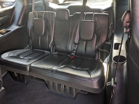 Certified 2021 Chrysler Pacifica Touring-L w/ S Appearance Package image 10