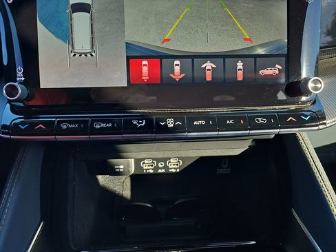 Used 2024 Jeep Grand Wagoneer Series III w/ Quick Order Packagew 28T image 21