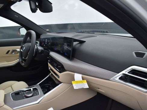 Certified 2025 BMW 330i Sedan w/ Premium Package image 24
