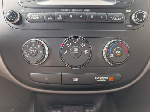 Used 2014 Kia Soul image 17