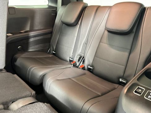 Certified 2024 Mercedes-Benz GLS 450 4MATIC image 19