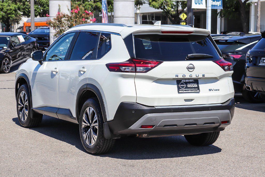 Certified 2023 Nissan Rogue SV w/ SV Premium Package AWD/4WD image 6