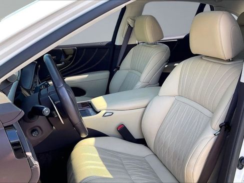 Used 2020 Lexus LS 500 w/ Interior Upgrade Package RWD image 25