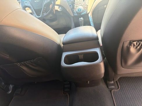 Used 2017 Hyundai Santa Fe Limited FWD image 25