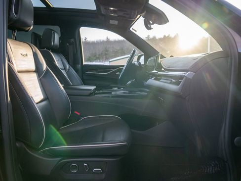 Used 2023 Cadillac Escalade Sport image 10