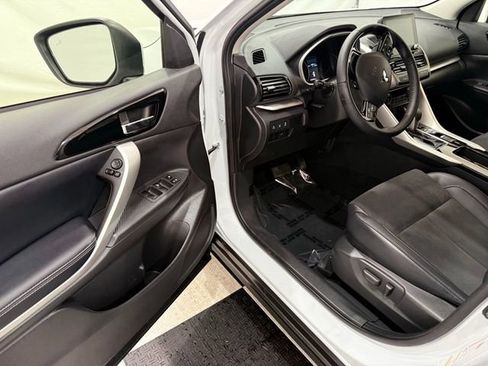 Used 2025 Mitsubishi Eclipse Cross AWD image 28