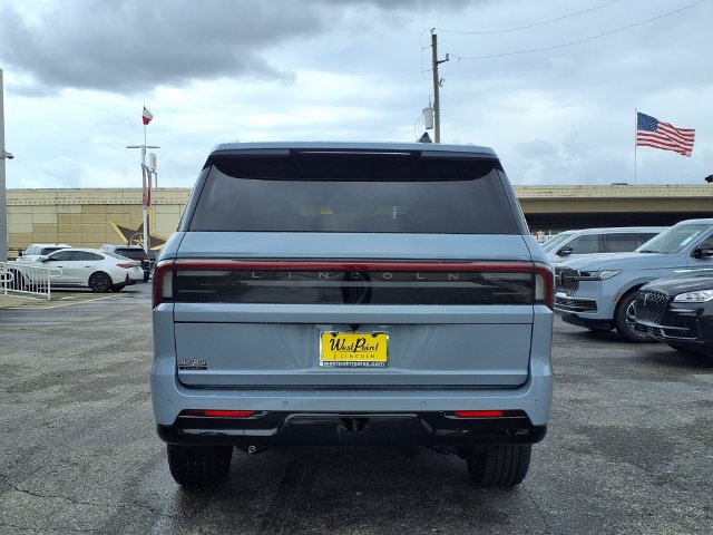 New 2026 Lincoln Navigator Premiere AWD/4WD image 5