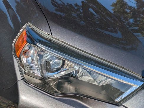 Used 2022 Toyota 4Runner Limited image 9