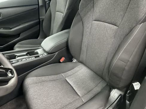 Certified 2025 Honda Accord LX image 10