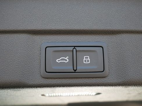 Used 2025 Audi A5 2.0T Prestige w/ 19" Wheel Package image 6