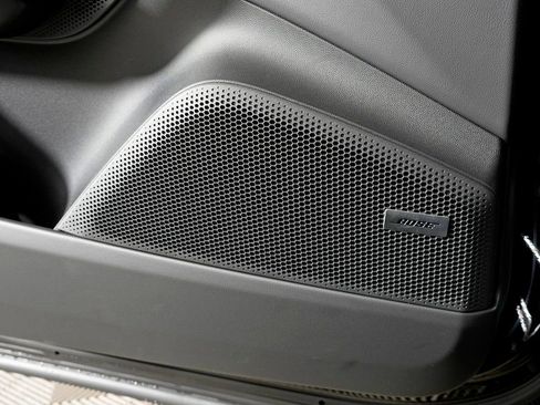 New 2026 Porsche Macan 4 Electric image 17