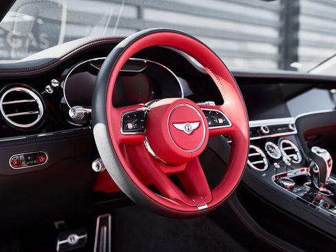 Used 2023 Bentley Continental GT Azure image 34