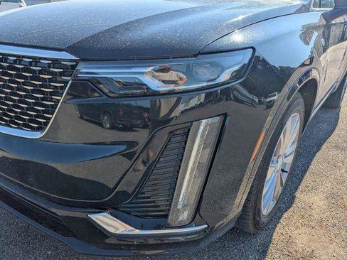 Used 2023 Cadillac XT6 Premium Luxury image 9