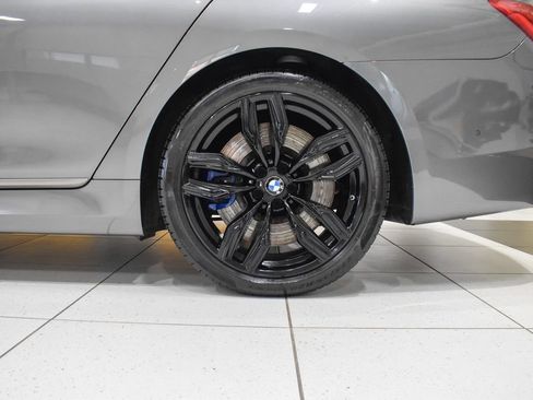 Used 2018 BMW M760i xDrive AWD/4WD image 12
