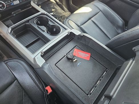 Used 2022 Ford F250 Lariat image 31