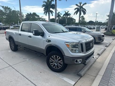 Used 2017 Nissan Titan PRO-4X w/ Pro-4x Convenience Package AWD/4WD image 2